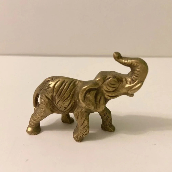 Vintage  Small Brass Elephant Figure 2.5 Inch Long Size Trunk Up Figurine - Picture 2 of 11